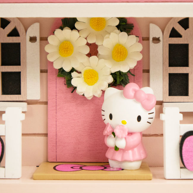 Hello Kitty Iconic Bird House, Pink