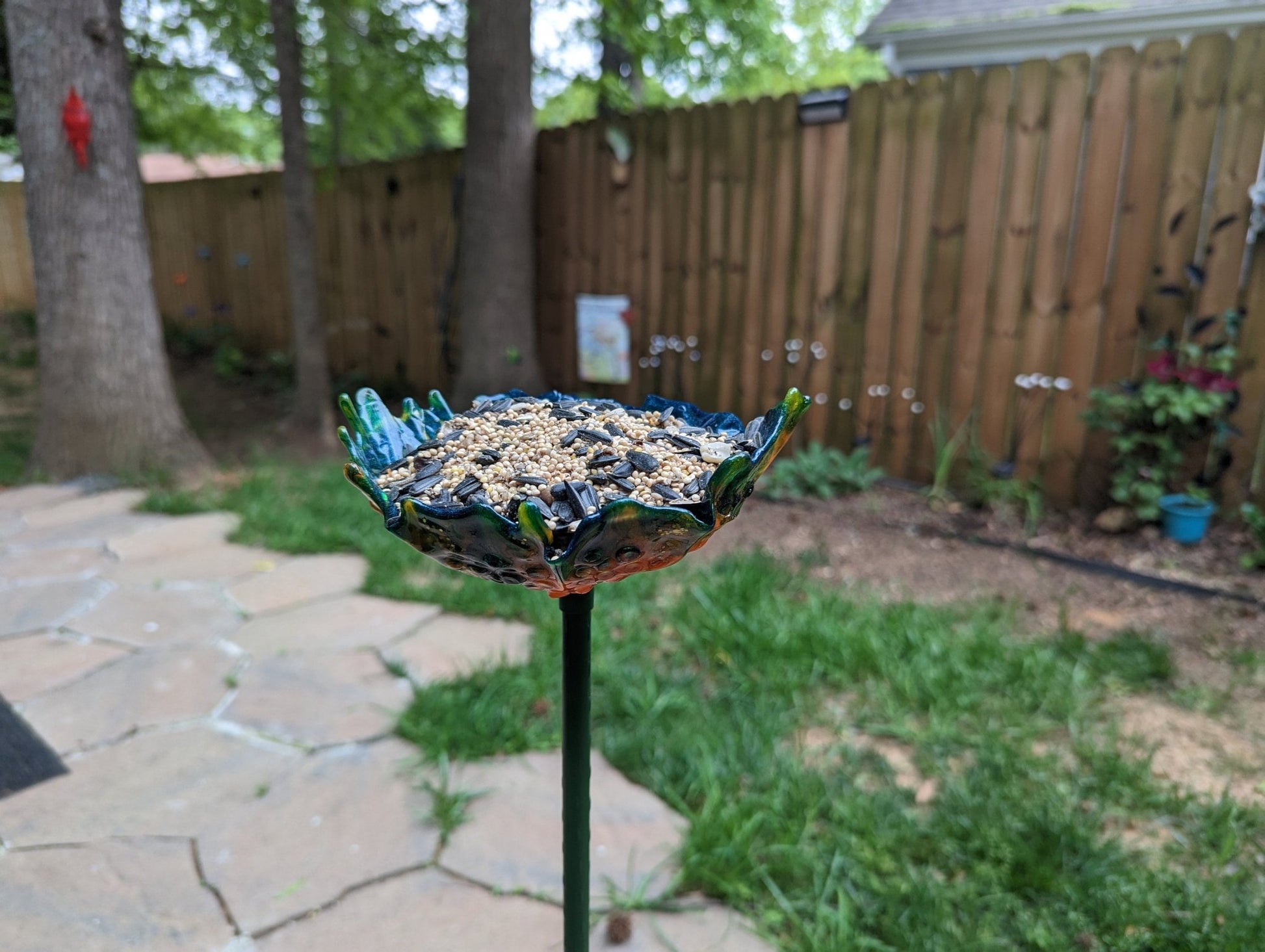 Flower Shape Bird Feeder — Handmade Resin Bee Watering Station - BIRDLOVER