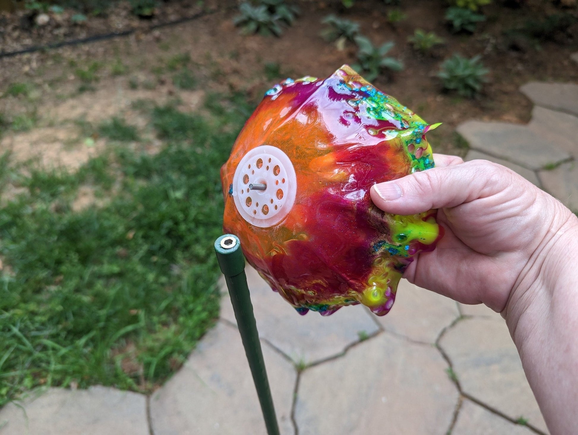 Flower Shape Bird Feeder — Handmade Resin Bee Watering Station - BIRDLOVER