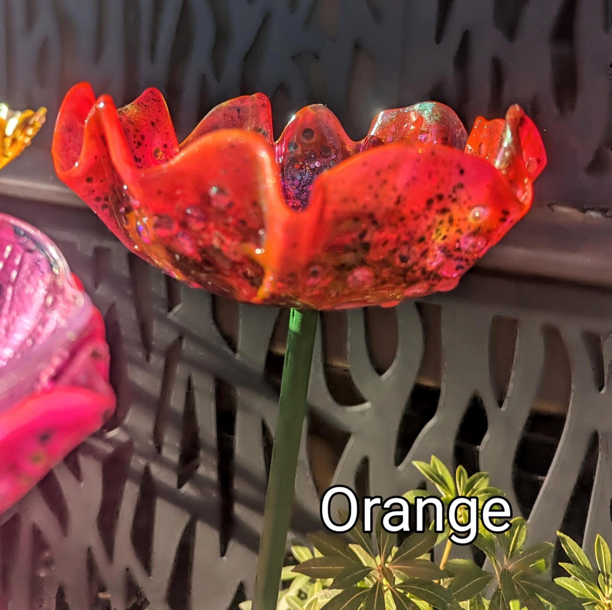Flower Shape Bird Feeder — Handmade Resin Bee Watering Station - BIRDLOVER