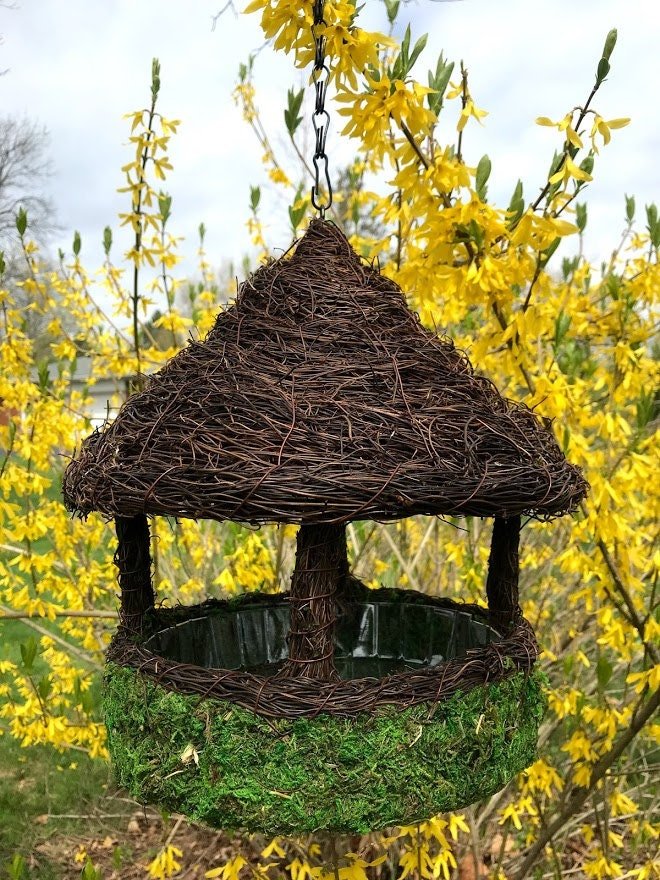 Moss Hut Bird Feeder — Natural Branching Platform - BIRDLOVER