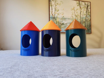 Round Shingled Roof Bird Feeder | Team Colors | Bird | Outdoor | Birdfeed | Conical | Shingled Roof | Circular Birdfeeder | - BIRDLOVER